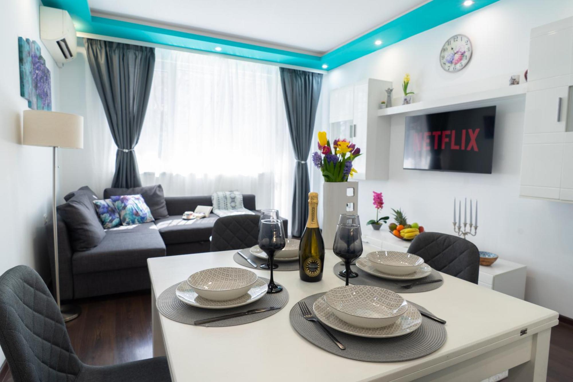 Luxury 2 Bedroom Apartment In Central Warna Exterior foto